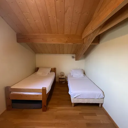 Le Cerdanya بيت للعطل Err
